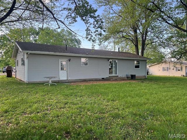 210 Scenic Dr, Elsberry, MO 63343 - rear view of property featuring entry steps, a lawn, and central AC