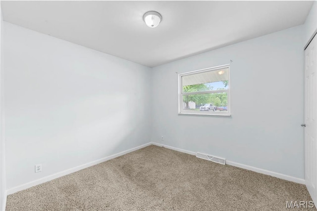 210 Scenic Dr, Elsberry, MO 63343 - carpeted empty room with baseboards
