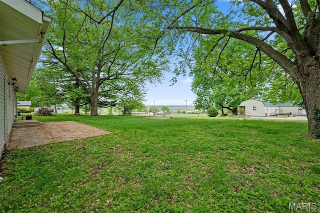 210 Scenic Dr, Elsberry, MO 63343 - view of green lawn
