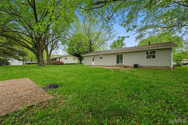 210 Scenic Dr, Elsberry, MO 63343 - back of house with a lawn