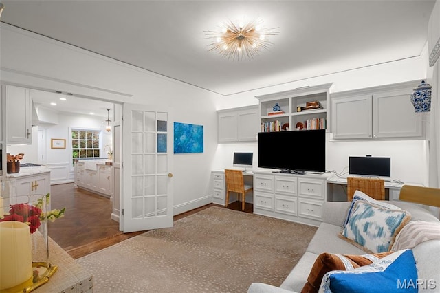 20 Picardy Ln, Ladue, MO 63124 - living room featuring baseboards
