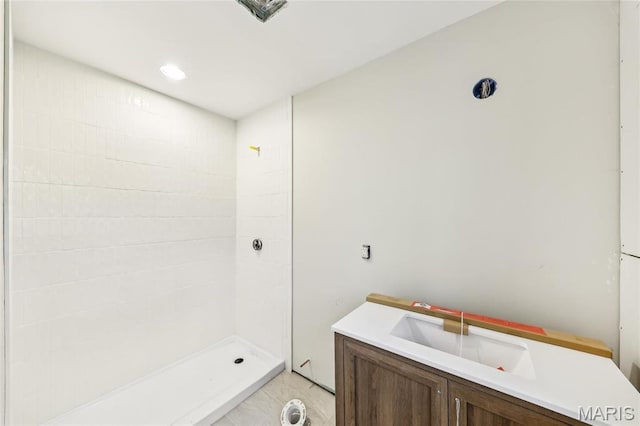 18 Spoede Hills Dr, Saint Louis, MO 63141 - bathroom featuring a sink and tiled shower