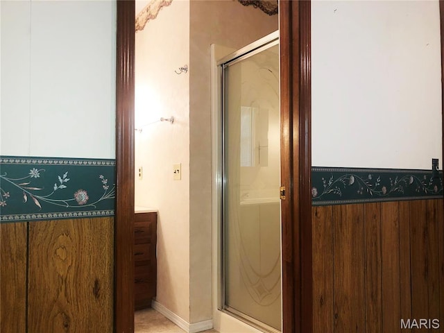 603 W Bloomfield Ave, Bloomfield, MO 63825 - full bathroom with a shower with door