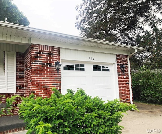 603 W Bloomfield Ave, Bloomfield, MO 63825 - view of garage