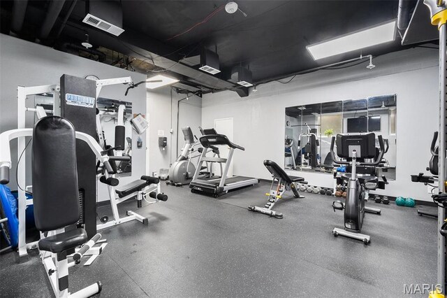 900 S Hanley Rd Unit 7B, Saint Louis, MO 63105 - view of gym
