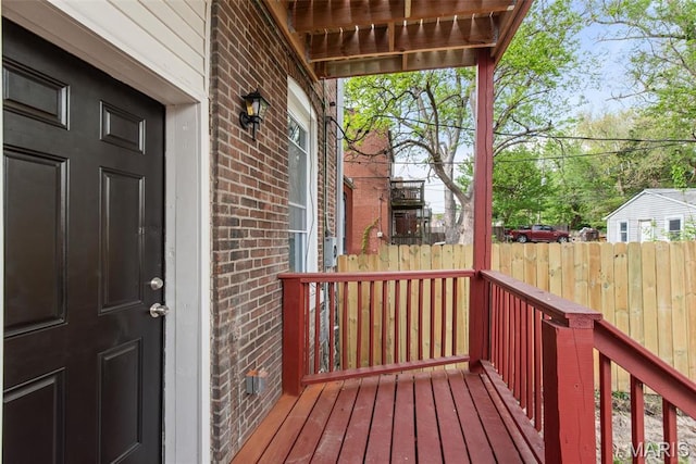 3244 Michigan Ave, Saint Louis, MO 63118 - deck with fence