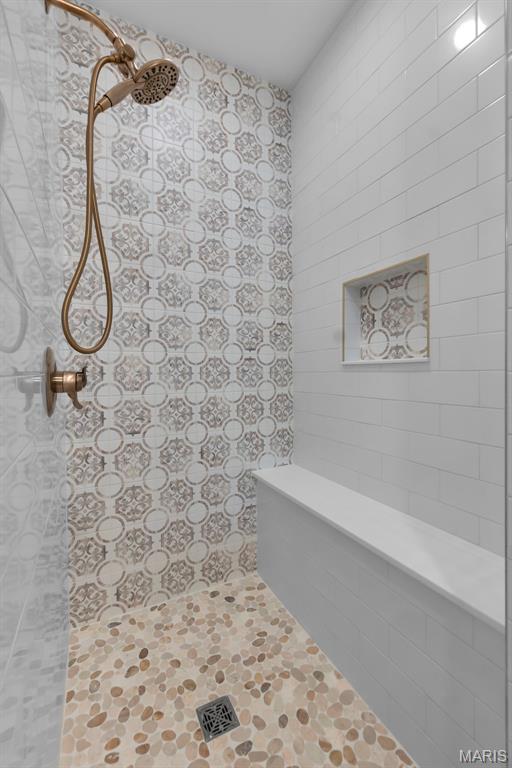242 Orange Bowl Dr, Cape Girardeau, MO 63701 - full bathroom featuring tiled shower
