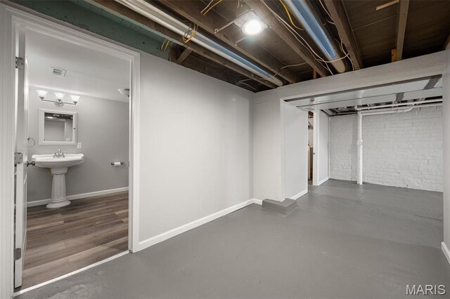 5336 W Ave, Saint Louis, MO 63116 - photo 20