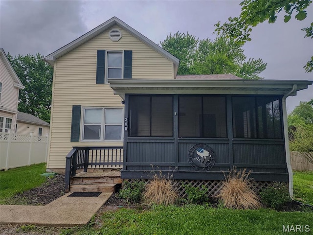 305 S Putnam St, Bunker Hill, IL 62014 - photo 1