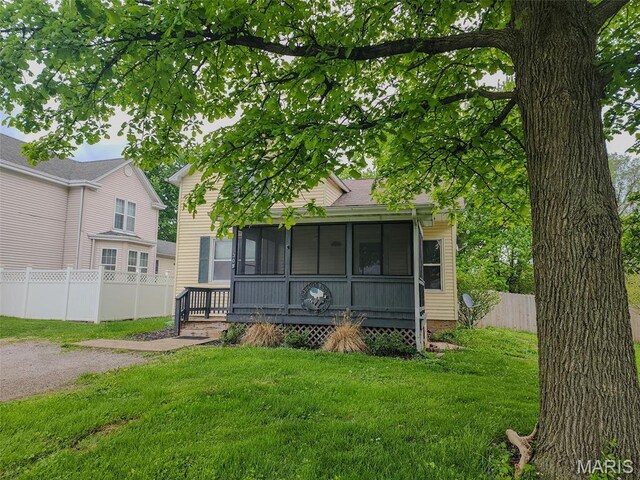 305 S Putnam St, Bunker Hill, IL 62014 - photo 27