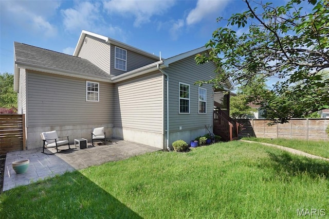 385 E Clinton Pl, Saint Louis, MO 63122 - rear view of house with a patio area