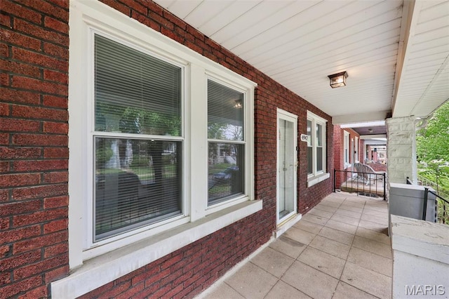 4942 Bonita Ave, Saint Louis, MO 63109 - view of porch