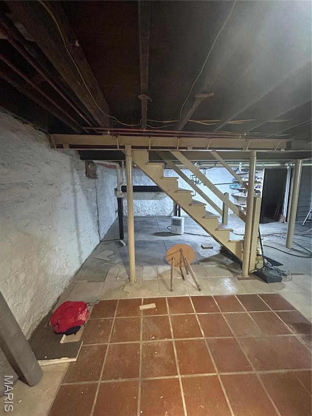 6278 Cates Ave, Saint Louis, MO 63130 - below grade area featuring stairway