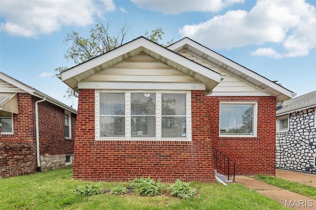 5909 Hampton Ave, Saint Louis, MO 63109 - bungalow-style house featuring brick siding