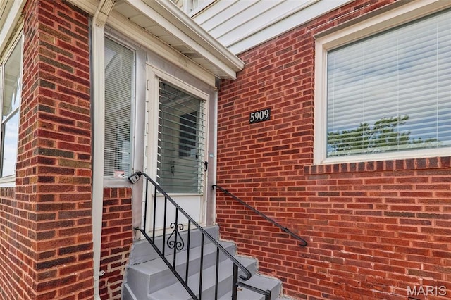 5909 Hampton Ave, Saint Louis, MO 63109 - property entrance featuring brick siding