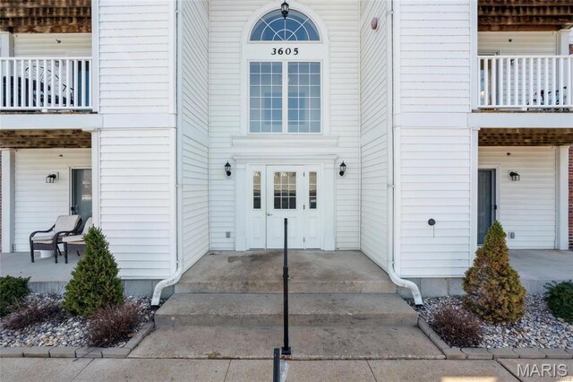 3605 Tracey Rich Rd Unit 1A, Saint Louis, MO 63125 - entrance to property with a balcony