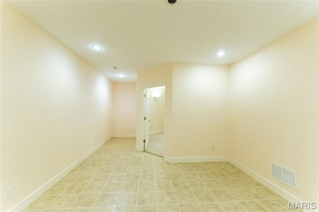 1025 Cobblestone Dr, Rolla, MO 65401 - spare room featuring recessed lighting and baseboards
