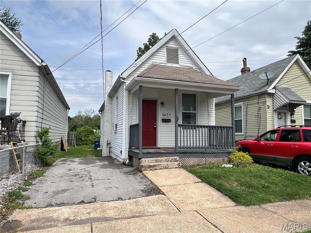 8423 Tennessee Ave, Saint Louis, MO 63125 - photo 1