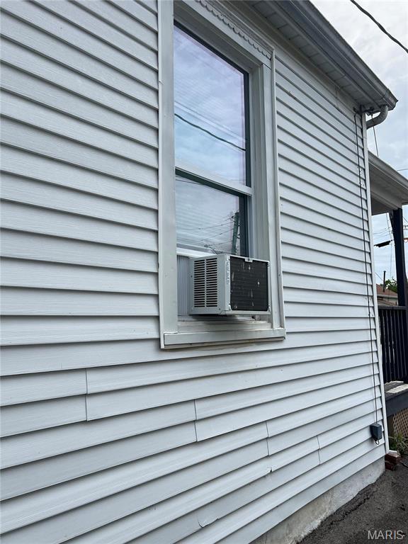 8423 Tennessee Ave, Saint Louis, MO 63125 - view of side of property with cooling unit