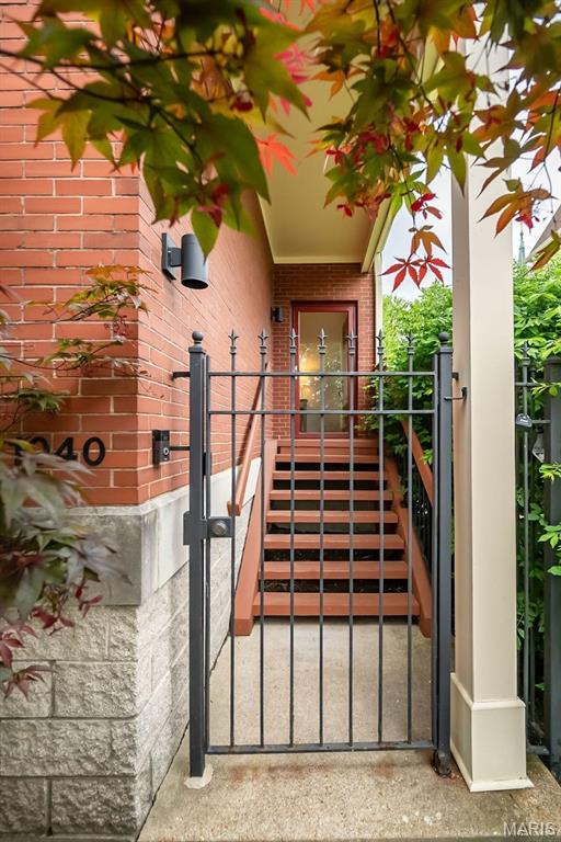 1040 Carroll St Unit 6, Saint Louis, MO 63104 - gate with fence