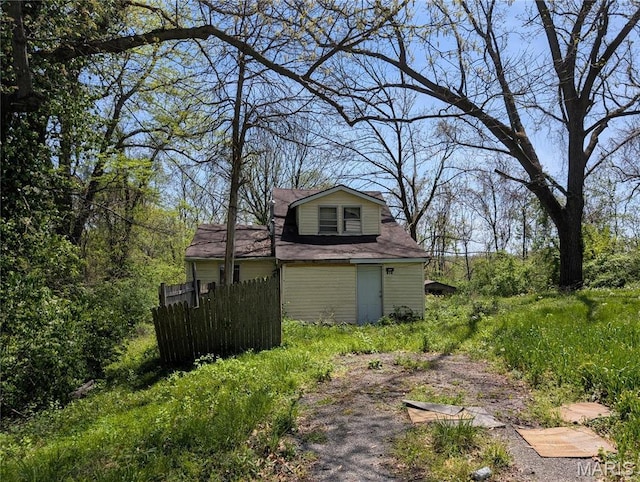 212 Woodcrest Dr, Belleville, IL 62223