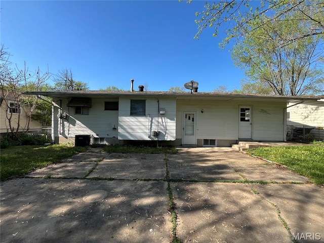 1688 Maldon Ln, Saint Louis, MO 63136 - view of rear view of property