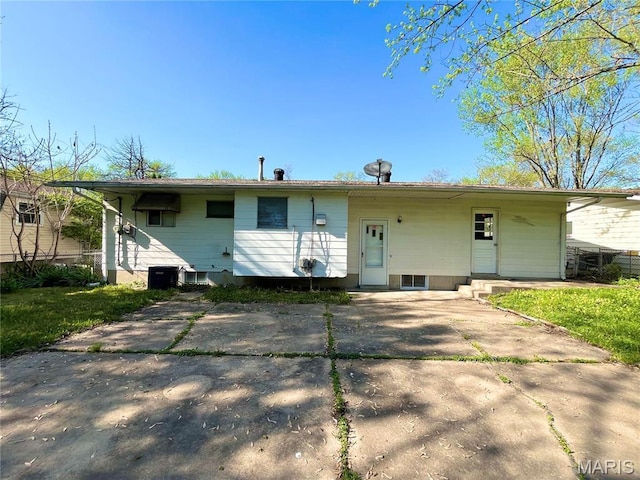 1688 Maldon Ln, Saint Louis, MO 63136 - view of rear view of house