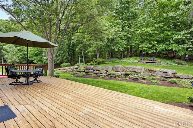 17282 Hilltop Ridge Dr, Eureka, MO 63025 - deck featuring outdoor dining area and a yard