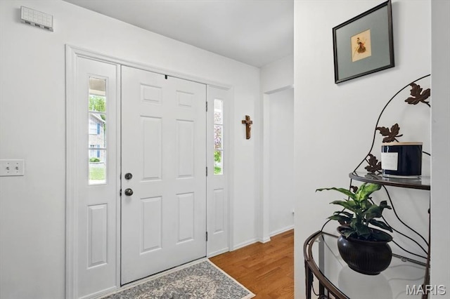 17282 Hilltop Ridge Dr, Eureka, MO 63025 - entryway featuring wood finished floors and baseboards