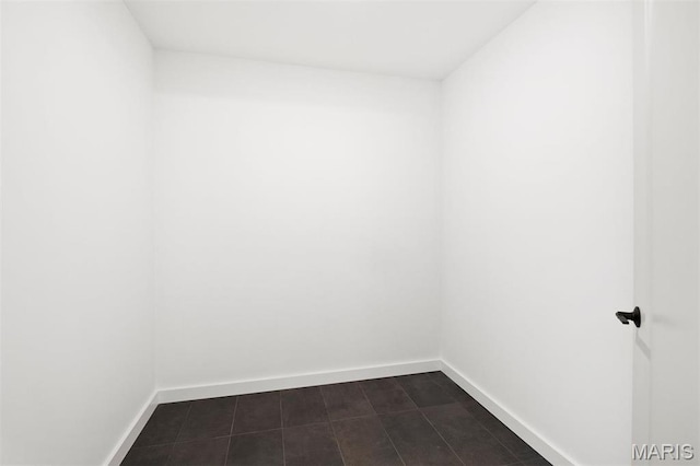215 N Sarah St Unit 12, Saint Louis, MO 63108 - unfurnished room with baseboards