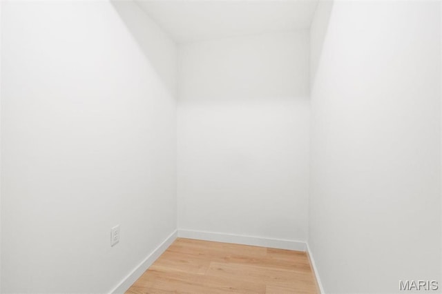 215 N Sarah St Unit 12, Saint Louis, MO 63108 - empty room with light wood-style floors and baseboards