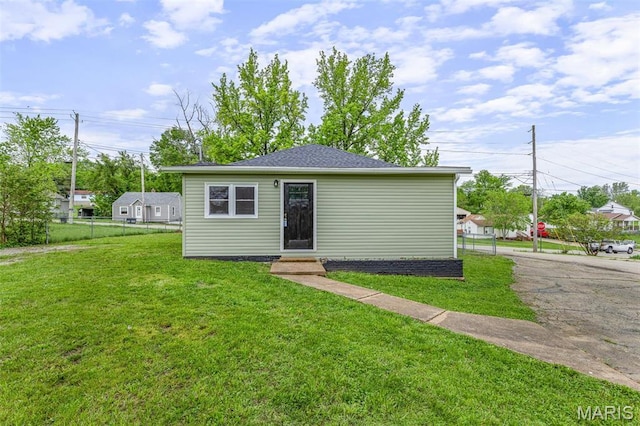 300 Lewis St, Park Hills, MO 63601 - view of front facade with a shingled roof