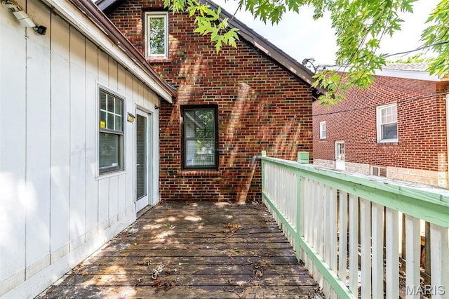 1723 Mccready Ave, Saint Louis, MO 63117 - view of wooden terrace