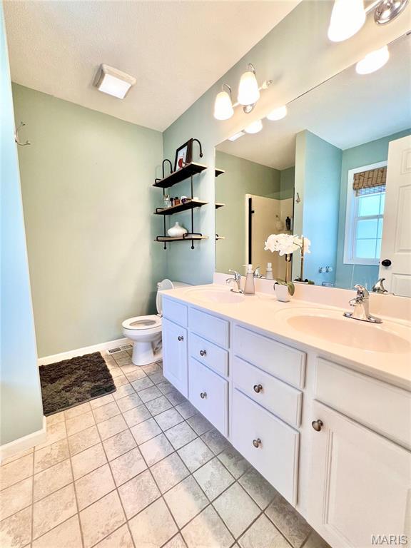 395 Westview Dr, Edwardsville, IL 62025 - photo 15