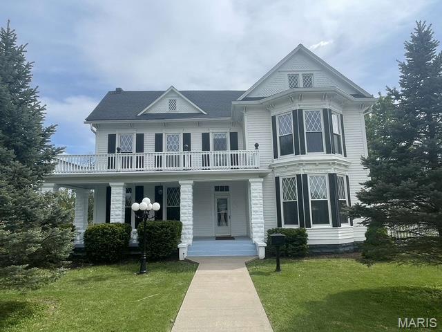 327 W Locust St, Paris, MO 65275 - photo 1