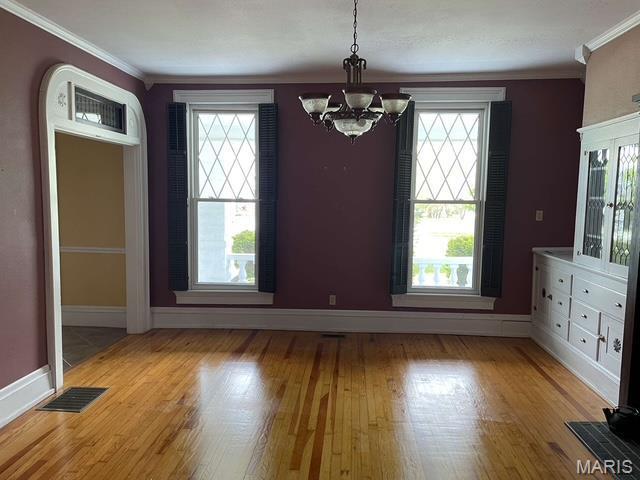 327 W Locust St, Paris, MO 65275 - photo 6