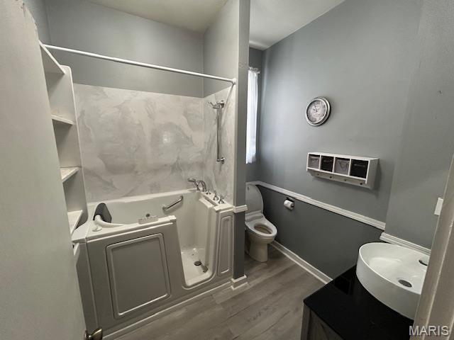 327 W Locust St, Paris, MO 65275 - photo 11