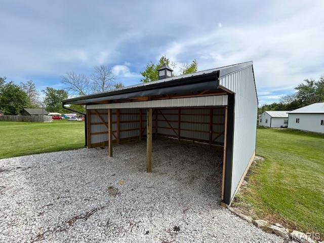 327 W Locust St, Paris, MO 65275 - photo 21