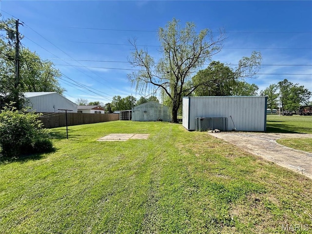 120 E Beth St, Licking, MO 65542 - view of yard featuring an outdoor structure and a pole building
