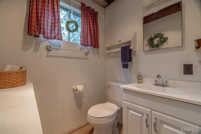 87 E Altdorf Dr, Innsbrook, MO 63390 - bathroom featuring toilet and vanity