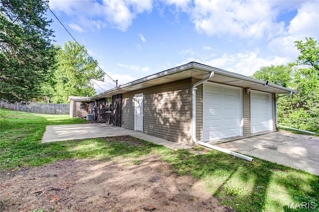 4900 Eiffel Dr, Godfrey, IL 62035 - view of garage
