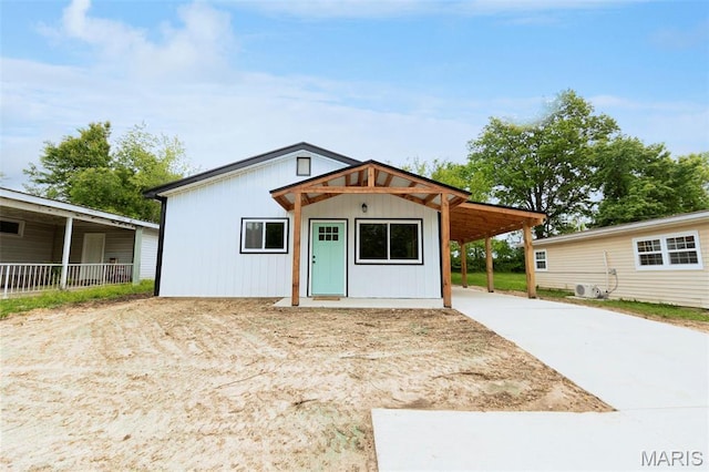 408 E Roosevelt, Salem, MO 65560 - view of front of home featuring concrete driveway