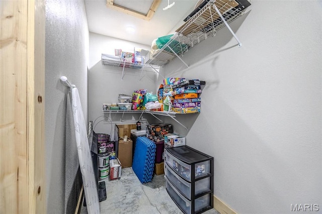 22950 Pin Oak Dr, Lebanon, MO 65536 - view of storage area
