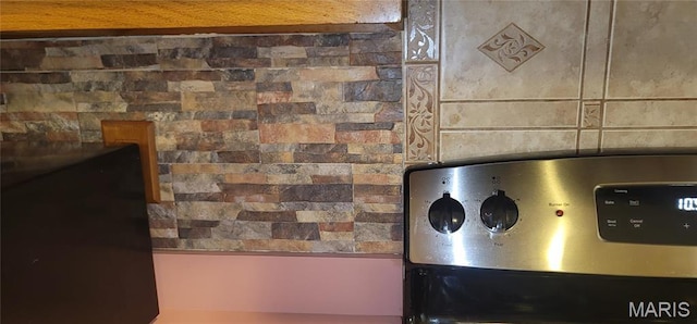10506 Camden Park Dr, Saint Louis, MO 63135 - kitchen view of stove