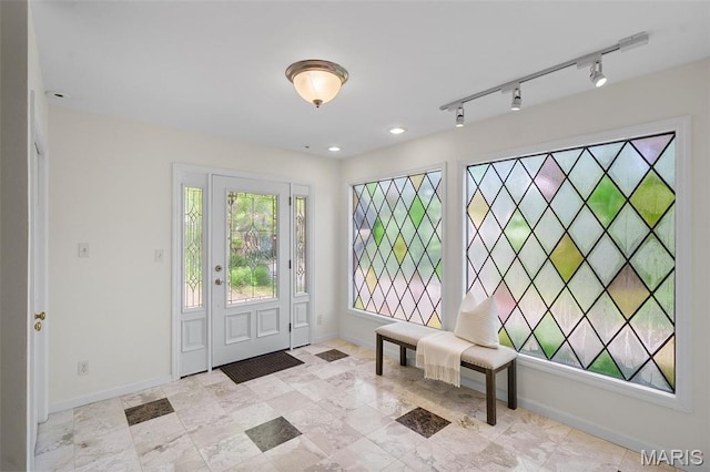 2125 Crystal Dr, Saint Louis, MO 63131 - foyer entrance with baseboards and track lighting