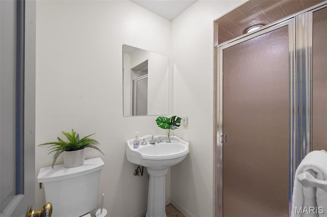 2125 Crystal Dr, Saint Louis, MO 63131 - full bath with toilet and a shower stall