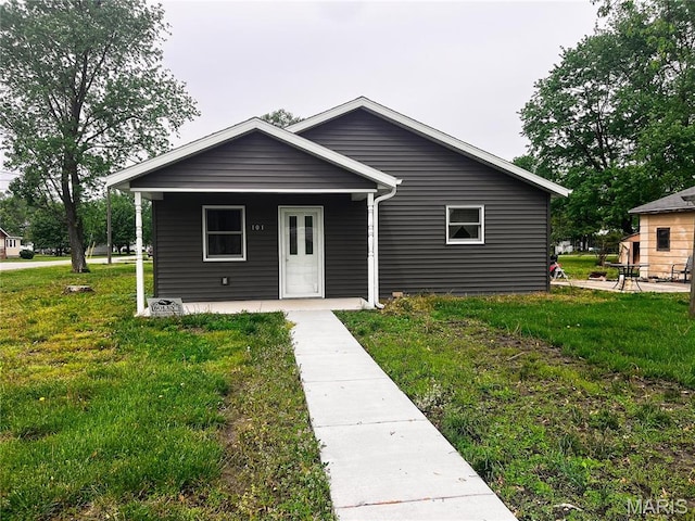101 N Railroad St, Patoka, IL 62875 - photo 1