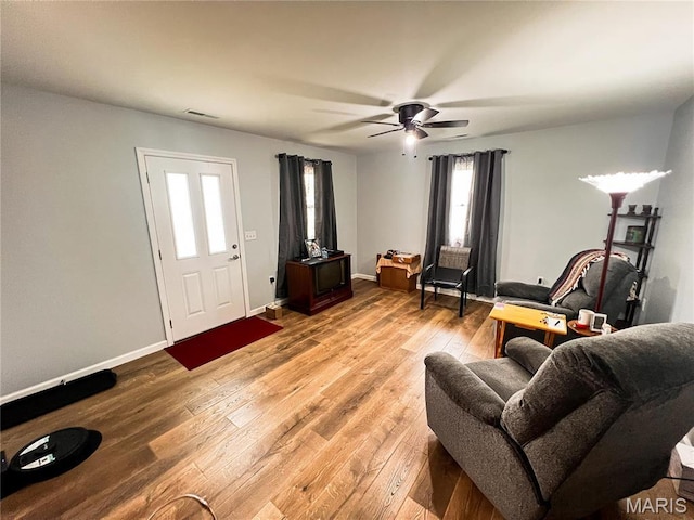 101 N Railroad St, Patoka, IL 62875 - photo 9