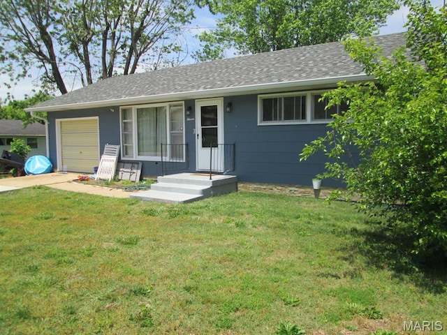 11 W S St, Gerald, MO 63037 - ranch-style home featuring an attached garage, roof with shingles, a front lawn, and concrete driveway