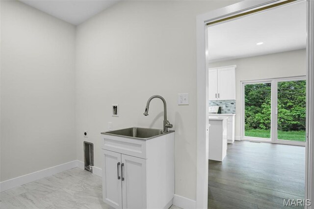 683 Bellerive Estates Dr, Saint Louis, MO 63141 - laundry area with cabinet space, washer hookup, hookup for an electric dryer, baseboards, and recessed lighting
